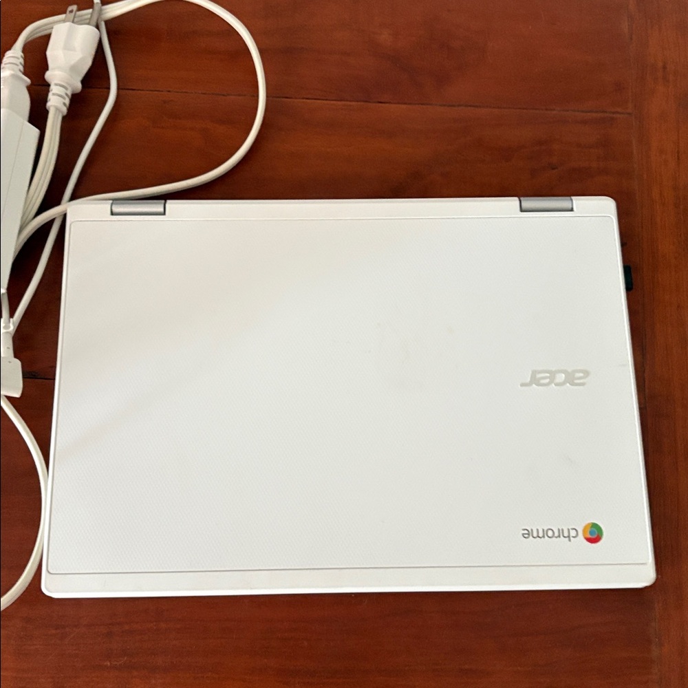 Acer Chromebook Laptop Computer White like new - Picture 3 of 6